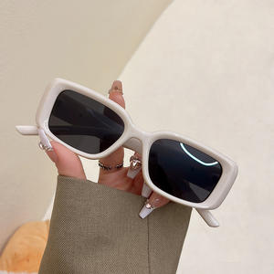 Nouvelles lunettes de soleil carrées unisexes, verres PC UV400, type 3, monture noire brillante, style streetwear tendance - Product Image 1