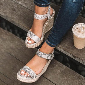 Fabbrica all'ingrosso nero di alta qualità Fashion Designer donna pantofole 2025 estate all'aperto spiaggia Casual sandali <span class=keywords><strong>con</strong></span> <span class=keywords><strong>zeppa</strong></span> - Product Image 6