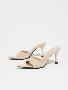 Sandali Eleganti da Donna Minimalisti con Tacco a Spillo e Cinturino Singolo, Lucidi, Stile Y2K, per Serate e Club - Product Image 3
