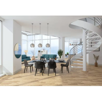Escalier en colimaçon central de luxe Prima, escalier rotatif préfabriqué avec marches en bois massif pour bâtiments duplex et loft