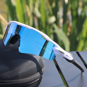 Gafas de sol deportivas con <span class=keywords><strong>lentes</strong></span> de espejo de una pieza <span class=keywords><strong>para</strong></span> exteriores, <span class=keywords><strong>para</strong></span> montar en bicicleta y correr, gafas de sol <span class=keywords><strong>para</strong></span> entusiastas de los deportes - Product Image 3