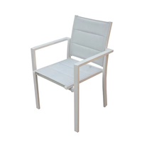 Chaises de restaurant d'extérieur modernes, nordiques, contemporaines, durables, imperméables, en alliage d'aluminium, empilables, pliables, avec logo en relief, finition poudrée