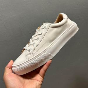 Zapatillas Casuales de Piel Genuina Blanca para Hombre, Hechas a Mano, con Cordones, Cómodas, Antideslizantes, Ligeras, con Entresuela de EVA y Suela de Goma, para Primavera - Product Image 1