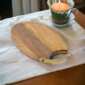 Planche à découper en bois de conception personnalisée de haute qualité avec poignée en métal en fer Planche à découper de légumes d'ustensiles de cuisine facile à utiliser - Product Image 5