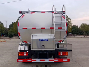 รถบรรทุกนมสด HOWO 4x2 พร้อมถังเก็บนมสเตนเลสเกรดอาหาร SUS304 สำหรับขนส่งนมดิบ - Product Image 3