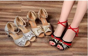 <span class=keywords><strong>Zapatos</strong></span> <span class=keywords><strong>de</strong></span> <span class=keywords><strong>Baile</strong></span> Latino Dorados <span class=keywords><strong>de</strong></span> 3.5cm y 5.5cm, Suelas Suaves, Tacón Medio, <span class=keywords><strong>Zapatos</strong></span> <span class=keywords><strong>de</strong></span> <span class=keywords><strong>Baile</strong></span> <span class=keywords><strong>de</strong></span> <span class=keywords><strong>Salón</strong></span>, Sandalias para Mujer - Product Image 2