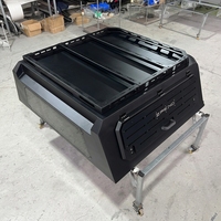 Cubierta Plegable de Acero Galvanizado y Aluminio de 3 Puertas para Camioneta Rivian R1T Long Range de 4.5 pies, Impermeable, con Cerradura, Sin Perforación