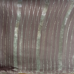 Écharpe en mousseline de soie carrée brillante de haute qualité pour adultes douce et lisse avec motif rayé populaire et poids léger pour l'été - Product Image 1