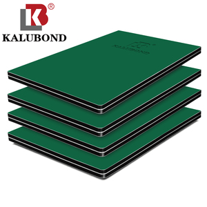 Panneau composite en aluminium vert émeraude personnalisé de 4 mm, imperméable, écologique, matériau de construction pour les panneaux de construction extérieurs - Product Image 1