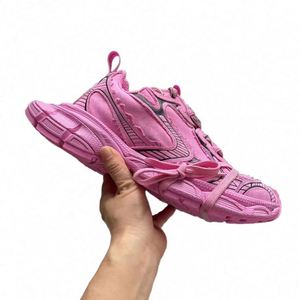 Zapatillas Deportivas Unisex Blancas con Malla Gruesa, Detalles de Cordones Múltiples y Diseño de Dibujo para Streetwear - Product Image 5