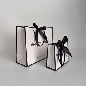 Bolsas de Papel Blancas con Ribete Negro y Logotipo en Dorado, Bolsas de Papel de Lujo para Regalos del Día de San Valentín con Cinta de Raso Negra - Product Image 4