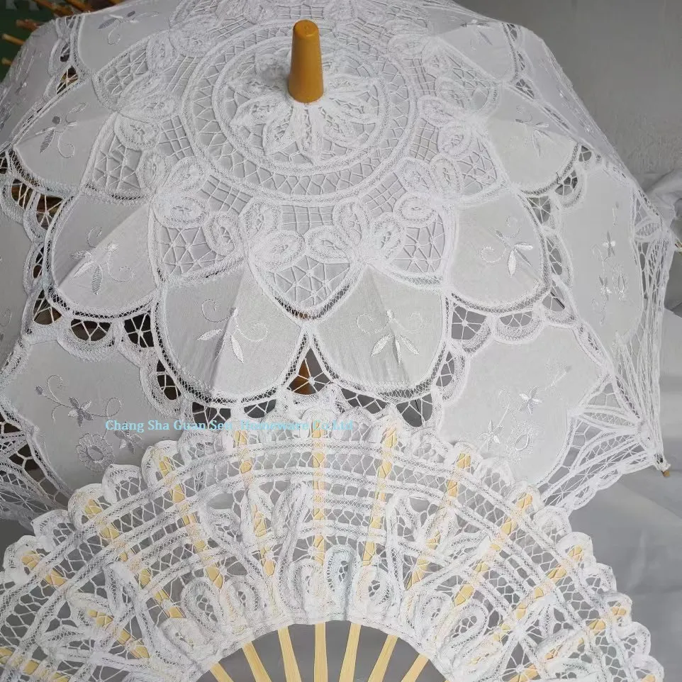 Toptan dayanıklı bambu el fanı kalın dantel tasarımı ve güzel püskül katlanabilir FansLace şemsiye ve dantel Fan ile