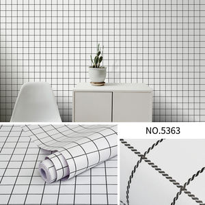 Carta da Parati a Strisce Verticali e Orizzontali Bianche e Nere per Soggiorno e Sfondo di Caffetterie - Product Image 3