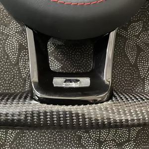 Volant sport personnalisé en cuir et fibre de carbone pour VW <span class=keywords><strong>Golf</strong></span> 4 5 6 <span class=keywords><strong>7</strong></span> R MK7 8 Polo GTI <span class=keywords><strong>GTD</strong></span> avec surpiqûres rouges et palettes de changement de vitesse - Product Image 4