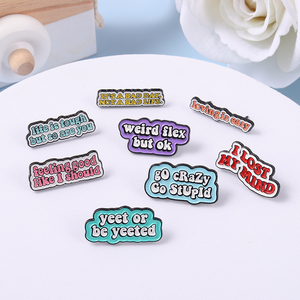 Pin Metálico Esmaltado con Frases Divertidas Personalizadas, Estilo GO Crazy Love Is Easy, para Hombres y Mujeres, Accesorios <span class=keywords><strong>de</strong></span> Joyería, Regalos - Product Image 3