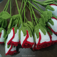 Cadeau éternel, décoration de mariage, cadeaux de Noël, cadeaux de remise de diplôme, bouquet de roses rouges et blanches en crochet fait main, fleur en fil