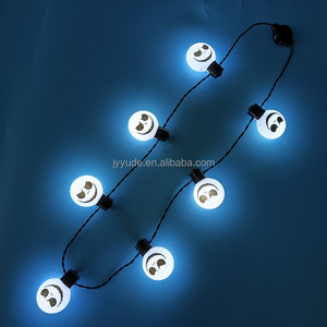 Collar LED de 13 Luces con Forma de Fantasma de Halloween de Dreidel Company, Funciona con Pilas, Accesorio de Disfraz - Product Image 2