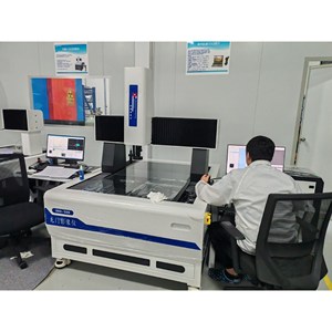 Máquina de Medición de Imágenes Tipo Pórtico Tongcheng Instruments CNC-8060, Escaneo de Superficies 3D de Alta Resolución - Product Image 2
