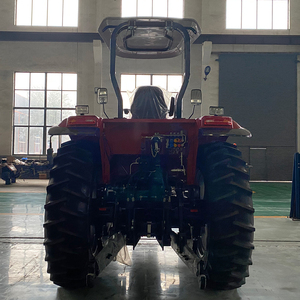 Tracteur agricole 160 CV avec cabine, commande de déplacement latéral et transmission 8+2 - Product Image 3