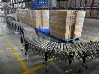 Convoyeur à rouleaux flexible extensible, convoyeur à rouleaux télescopique mobile pour le transport logistique de boîtes en carton