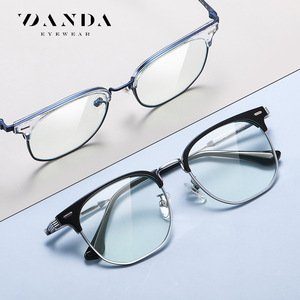 Montura de Gafas Danda ST6205 Cuadrada de Titanio Puro Unisex con Protección Contra Luz Azul y Lentes Planas - Product Image 2