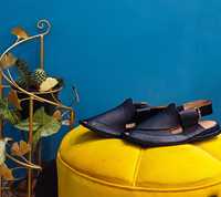 Sandal Kulit Kasual Pria Hitam Motif Arab, Ringan, Model Tali Sapi Anti-Selip, OEM, Cocok untuk Pantai dan Aktivitas Luar Ruangan