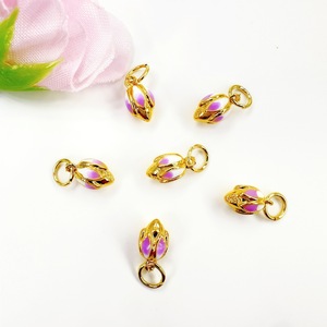 จี้รูปเม็ดบัวเคลือบสีทองสำหรับทำสร้อยข้อมือ สร้อยคอ เครื่องประดับ DIY สำหรับทุกเพศ ใส่ได้ทุกวัน - Product Image 2
