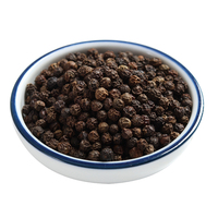 Vente en gros de poivre noir séché brut et transformé, épices séchées en vrac, grains de poivre noir de 5 mm