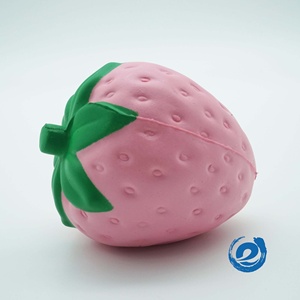 Jouet anti-stress mignon en forme de fraise, en mousse PU souple, à remontée lente, pour enfants et adultes - Product Image 2