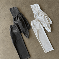 Survêtement à capuche zippé personnalisé avec broderie style écriture vintage délavée, Fabricant sur mesure, Usine de fabrication sur mesure, OEM ODM, Streetwear lourd