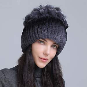 Chapeau d'hiver ultra doux pour femme avec <span class=keywords><strong>fourrure</strong></span> de lapin Rex véritable, design floral latéral tendance, <span class=keywords><strong>toque</strong></span> extrêmement chaude pour les activités de plein air - Product Image 5