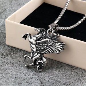 Yunnique Pegasus Wings – collier asymétrique en acier inoxydable, pendentif double face pour hommes et femmes, cadeau de fête, bijoux à la mode - Product Image 2