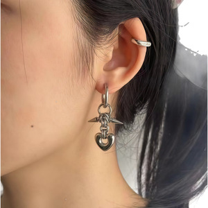Pendientes de Acero Inoxidable con Forma de Corazón y Púas Cónicas, Pendientes Colgantes de Moda para Mujer, Joyería para Orejas, Origen Yiwu ZY2510120A - Product Image 3