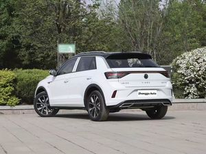 VENTA CALIENTE 2025 V-W <span class=keywords><strong>T</strong></span>-<span class=keywords><strong>Roc</strong></span> 1,5 <span class=keywords><strong>T</strong></span> 160PS 2WD SUV de 5 asientos Volante a la izquierda Coche de gasolina Interior Premium Precio bajo Argelia Listo para exportación - Product Image 4