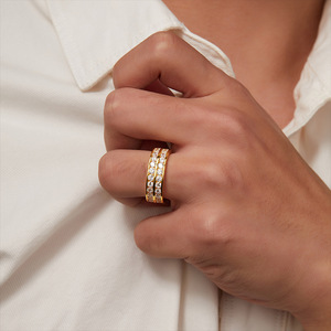 Anillo de Eternidad de Moissanita en Oro Amarillo, Corte Brillante Redondo, Engaste en Canal, Diseño Geométrico, Anillo de Boda Unisex de Lujo - Product Image 3