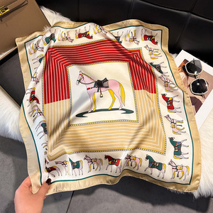 Elegante Pañuelo Cuadrado de Satén con Estampado de Caballo Vintage para la Oficina y el Uso Diario - Product Image 3