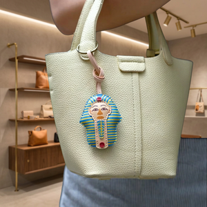 Amuleto Colgante de Cuero Premium con Diseño de Dibujos Animados, Doble Cara y Colorido para Bolsos - Product Image 2