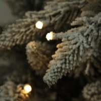 Sapin de Noël artificiel Lexington à DEL pré-éclairé de 7.5 pieds avec lumières blanches chaudes