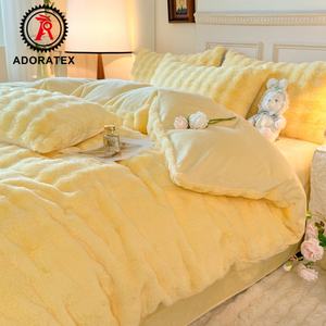 Ensemble <span class=keywords><strong>de</strong></span> literie d'hiver en peluche <span class=keywords><strong>de</strong></span> lapin épaisse 100% polyester à quatre pièces en gros RTS, motif imprimé, <span class=keywords><strong>housse</strong></span> <span class=keywords><strong>de</strong></span> <span class=keywords><strong>couette</strong></span> pour la maison - Product Image 5