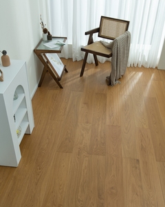 Suelo Sintético Moderno Color Gris Claro que Imita la Apariencia de <span class=keywords><strong>Madera</strong></span> Real a Bajo Costo - Product Image 3