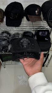 Nueva Llegada: Sombreros Mexicanos Ajustables de Cinco Paneles con Barbas El Mago y Cierre Trasero, en Stock - Product Image 2