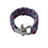 Bracelet durable, équipé d'un fermoir à pression, d'un design rotatif et d'une boucle en acier inoxydable, adapté aux activités de plein air.