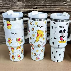Gobelet <span class=keywords><strong>isotherme</strong></span> portable en acier inoxydable 304 de 40 oz <span class=keywords><strong>avec</strong></span> <span class=keywords><strong>poignée</strong></span>, personnalisé <span class=keywords><strong>avec</strong></span> logo, motif dessin animé, pour l'extérieur - Product Image 2