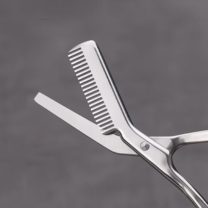 Ensemble de ciseaux et peigne pour la coupe des sourcils, pour femmes et hommes, avec un petit coupe-sourcils et un outil de précision - Product Image 2