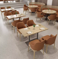 Combinaison personnalisée de canapé, table et chaises en rotin tressé pour restaurant, café ou boutique sur le thème de l'Asie du Sud-Est – Collection XY Western Restaurant