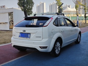 <span class=keywords><strong>Ford</strong></span> <span class=keywords><strong>Focus</strong></span> Classic Million Edition Hatchback 2013 |   Techo Corredizo, Radar Trasero, Chasis <span class=keywords><strong>Deportivo</strong></span>, Confiable y Divertido - Product Image 6