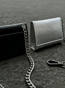 Portefeuille en cuir gaufré serpent personnalisé, petit porte-cartes, style motard punk pour hommes et femmes - Product Image 3