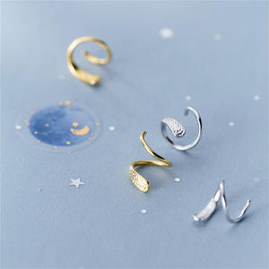 Orecchini a polsino E584 in lega di zinco, gioielli unisex alla moda. - Product Image 6