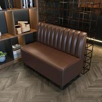 Ensemble de meubles de restaurant vintage moderne pour bar ou café, tables, chaises et canapés en bois, combinaison pour salon