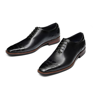 Chaussures habillées en cuir véritable de vachette style anglais à motif crocodile pour homme, idéales pour le témoin et le future marié - Product Image 1